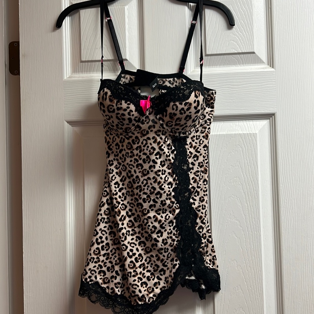Sexy leopard & lace lingerie. Size medium